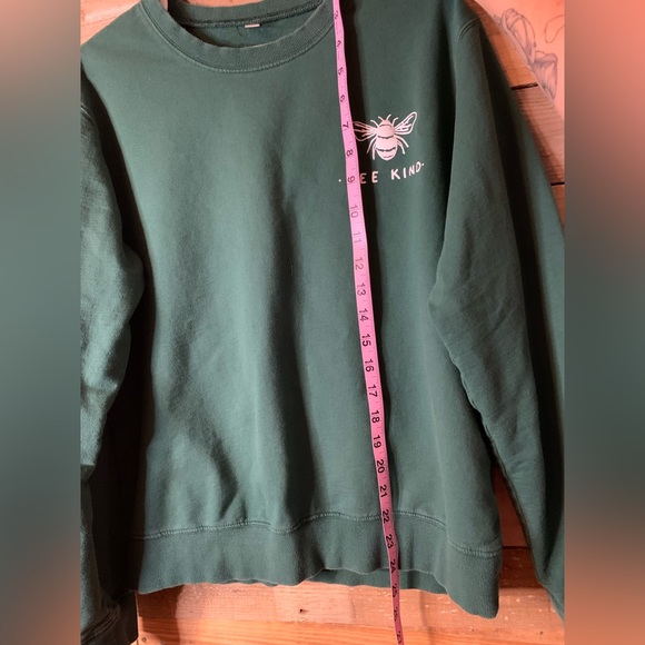 Bee Kind sweater - Picture 12 of 12